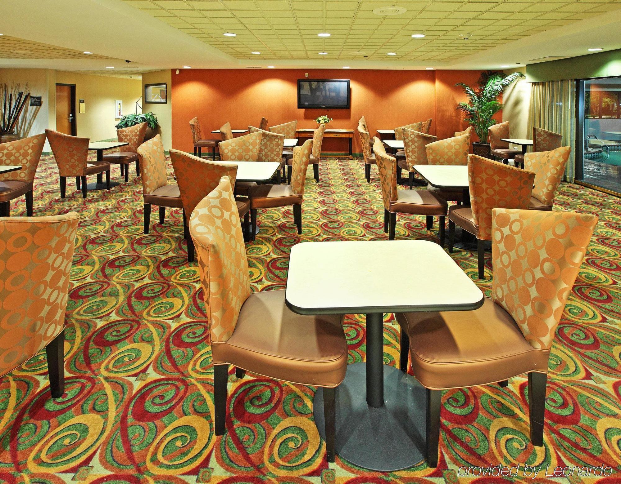 Holiday Inn Express Tyler South By Ihg Restaurant photo